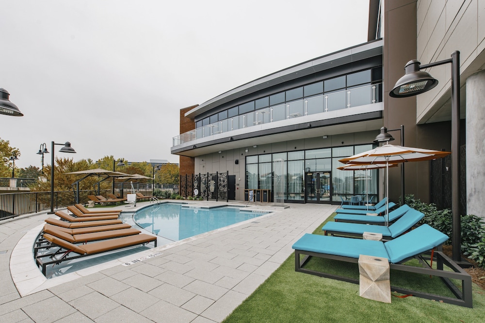 Hotel Indigo Columbus At Riverfront Place 32/68
