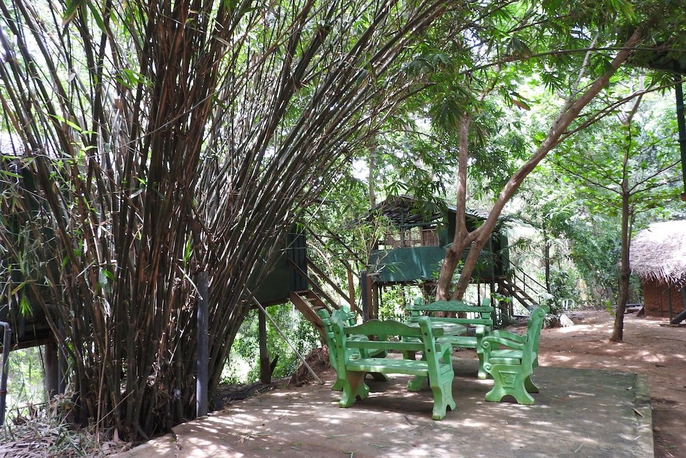 Riverside Cabana Yala 35/50