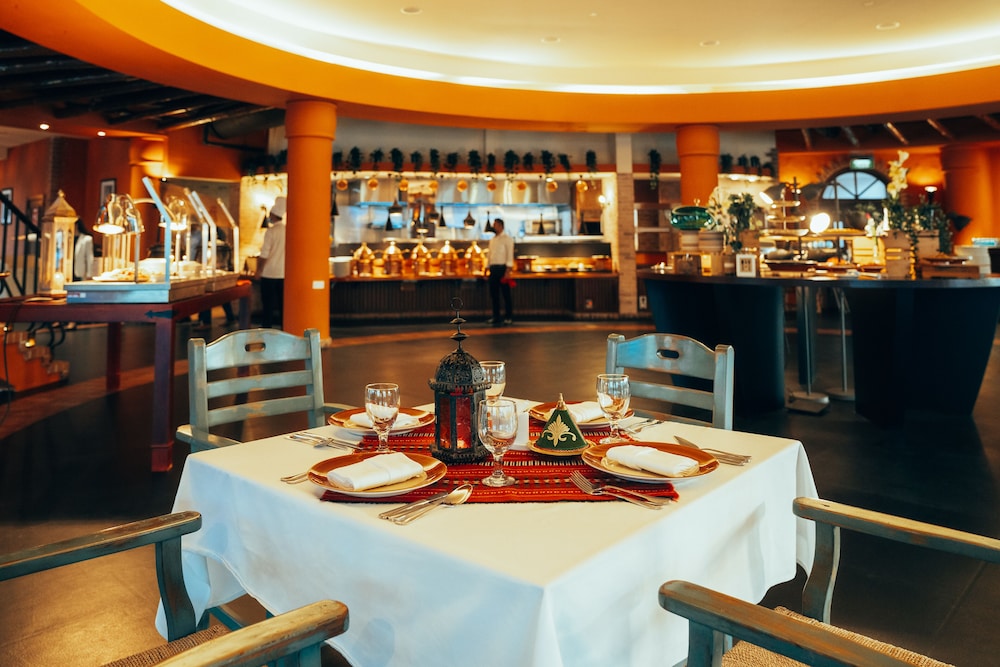 restaurant cafeteria