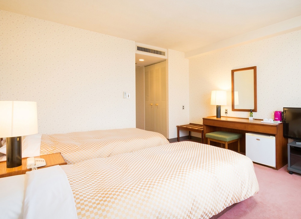 ROOM, TWIN BEDS, SMOKING