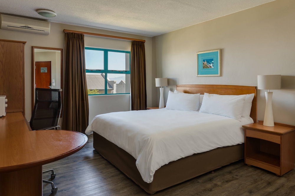Protea Hotel by Marriott Cape Town Tyger Valley 13/45