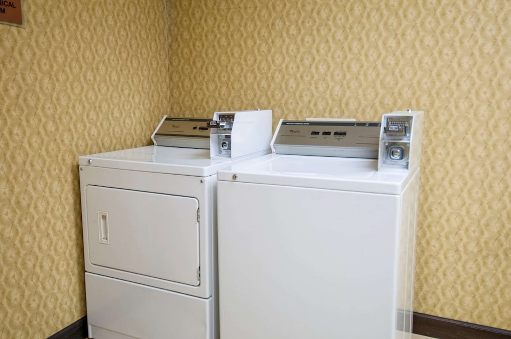 Best Western Plus JFK Inn & Suites 28/49