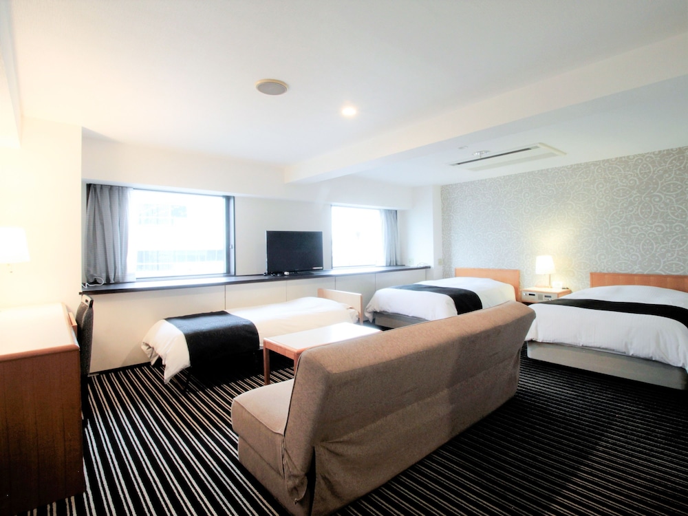 ROOM, TRIPLE
