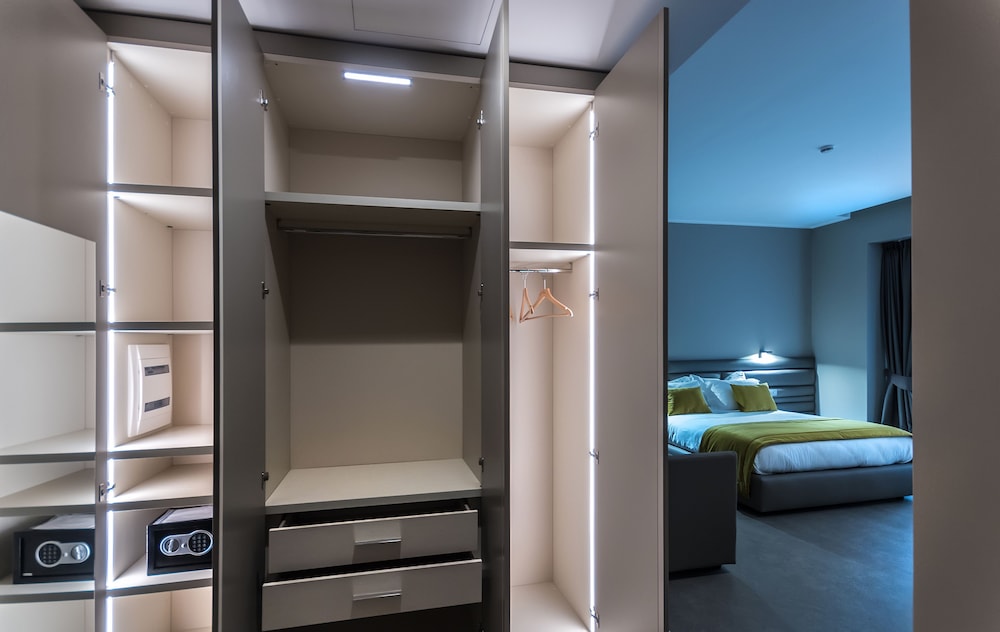 Lifestyle Hotel Matilde Naples 50/50