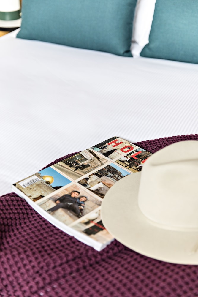 The Jensen Potts Point 25/50