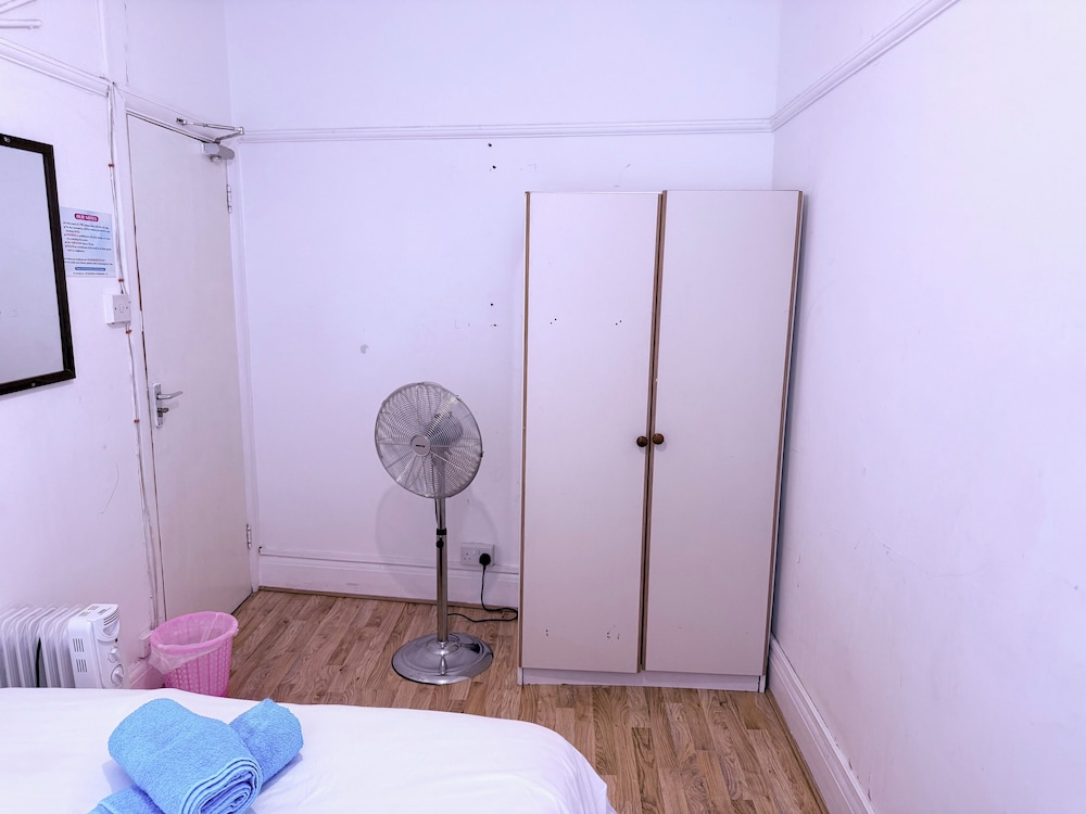 Rahal Hotel Hackney London 46/47