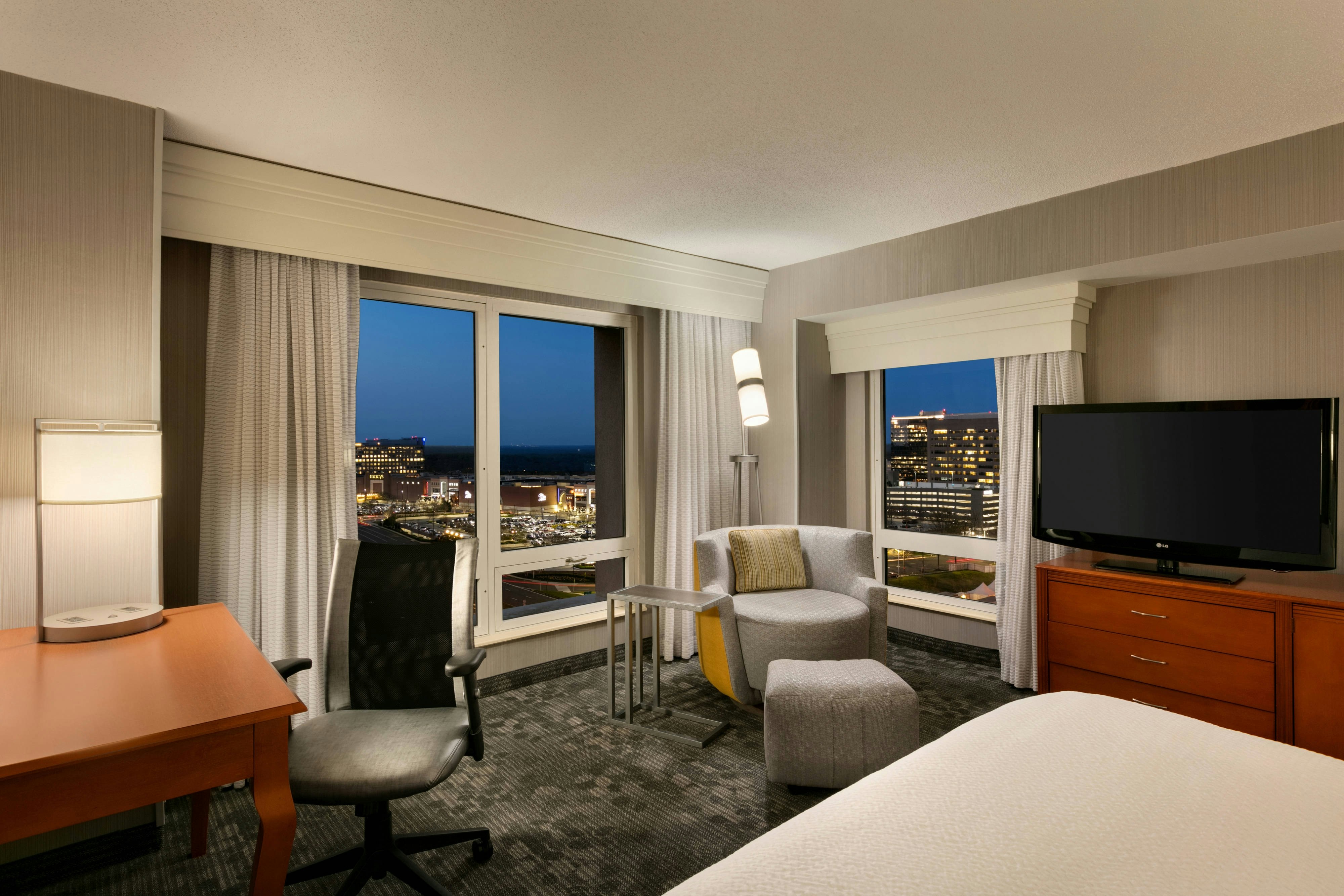 Courtyard by Marriott Tysons McLean 21/22