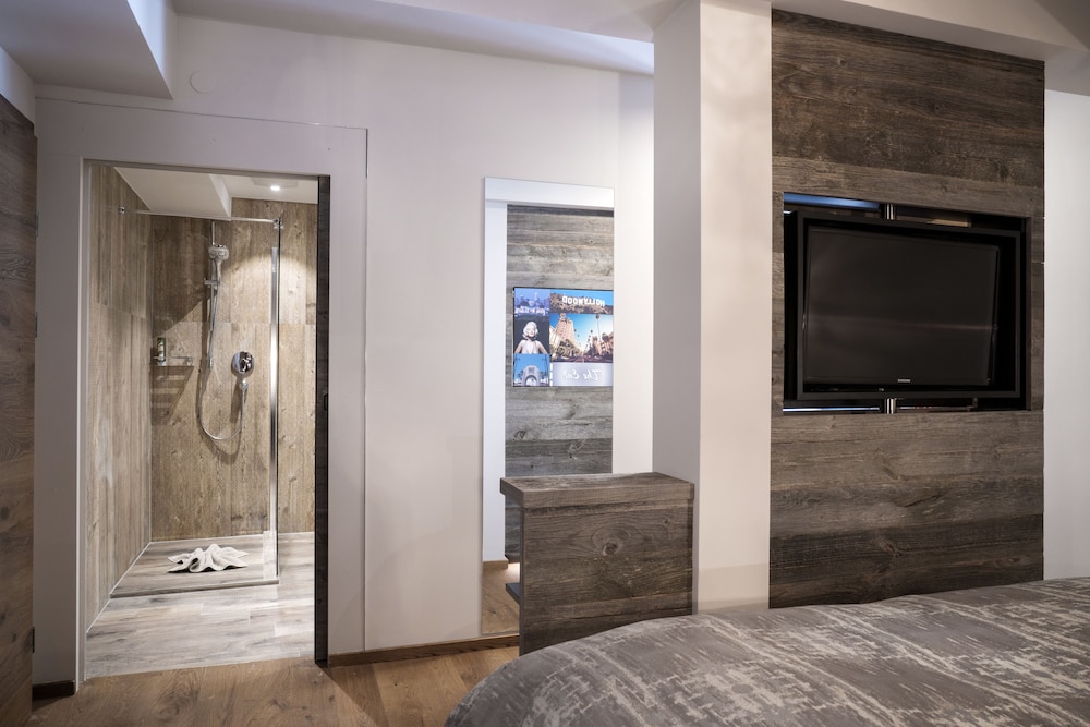 Boutique Hotel Traumerei #8 by Auracher Lochl 4/69