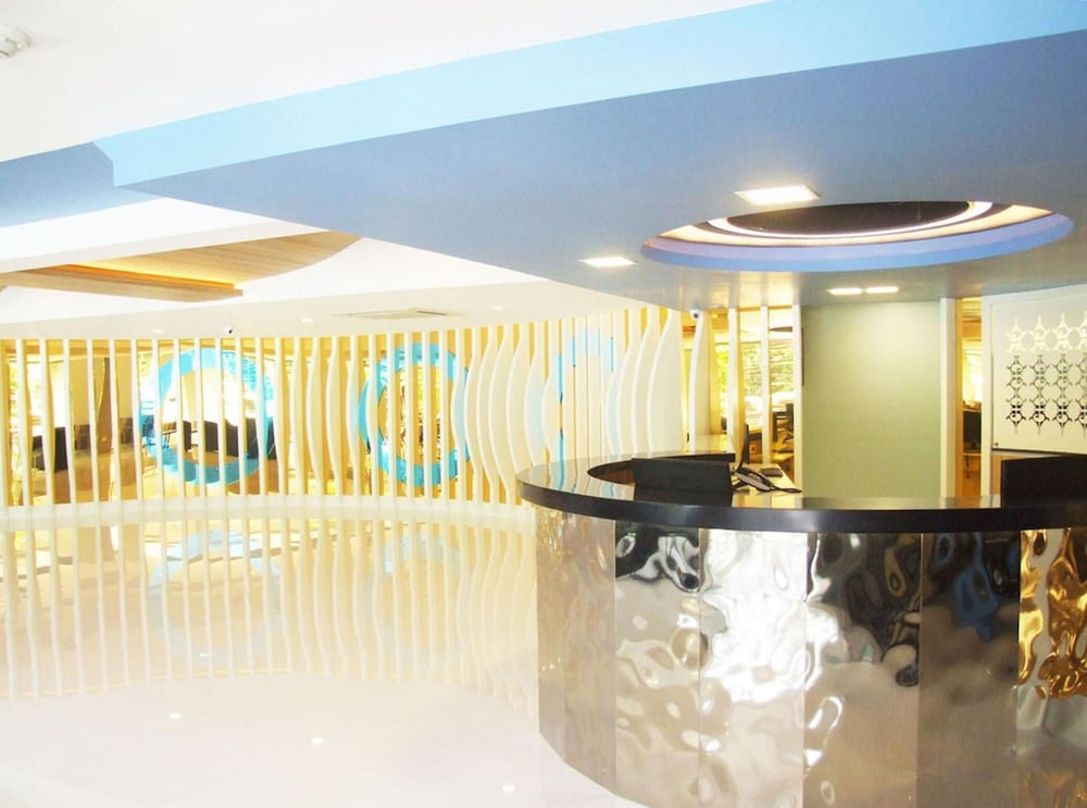 Grand Tower Inn Sathorn 39/49