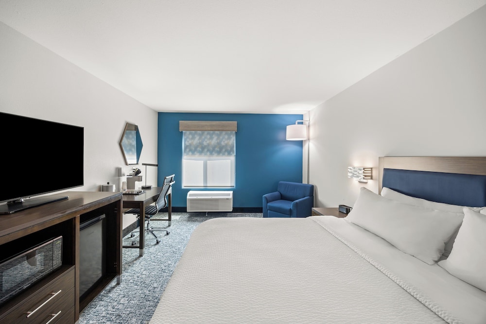 غرفة قياسية بسرير فردي، Holiday Inn Express Asheville Woodfin an IHG Hotel 4/10
