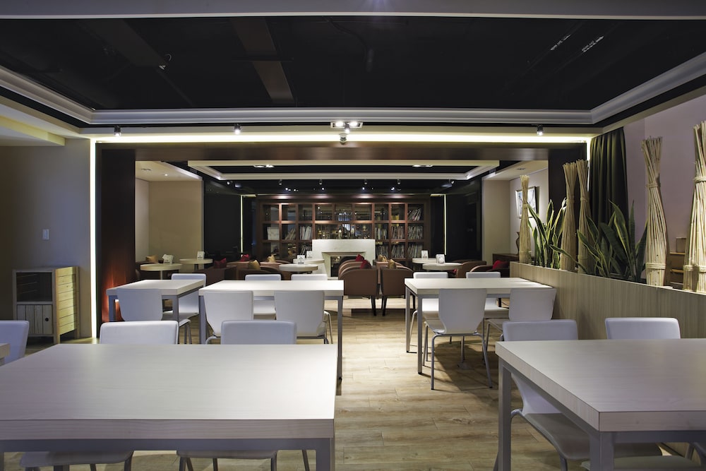 Hotel Mi Casa 52/61