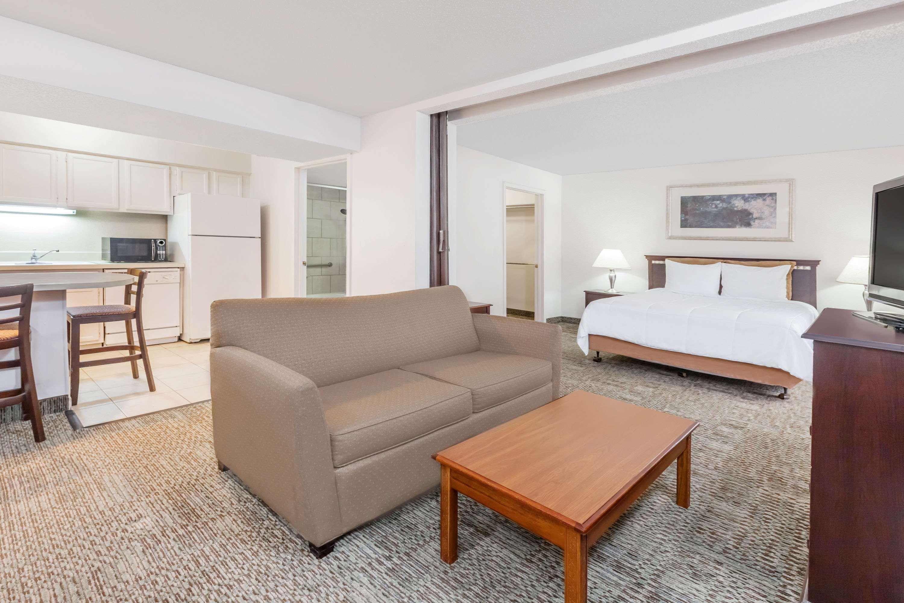 Hawthorn Extended Stay by Wyndham Dallas 7/14
