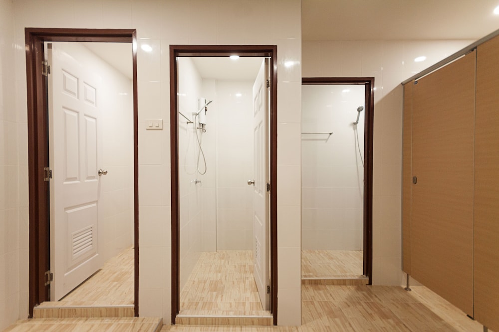 Happy Hostel 14/32