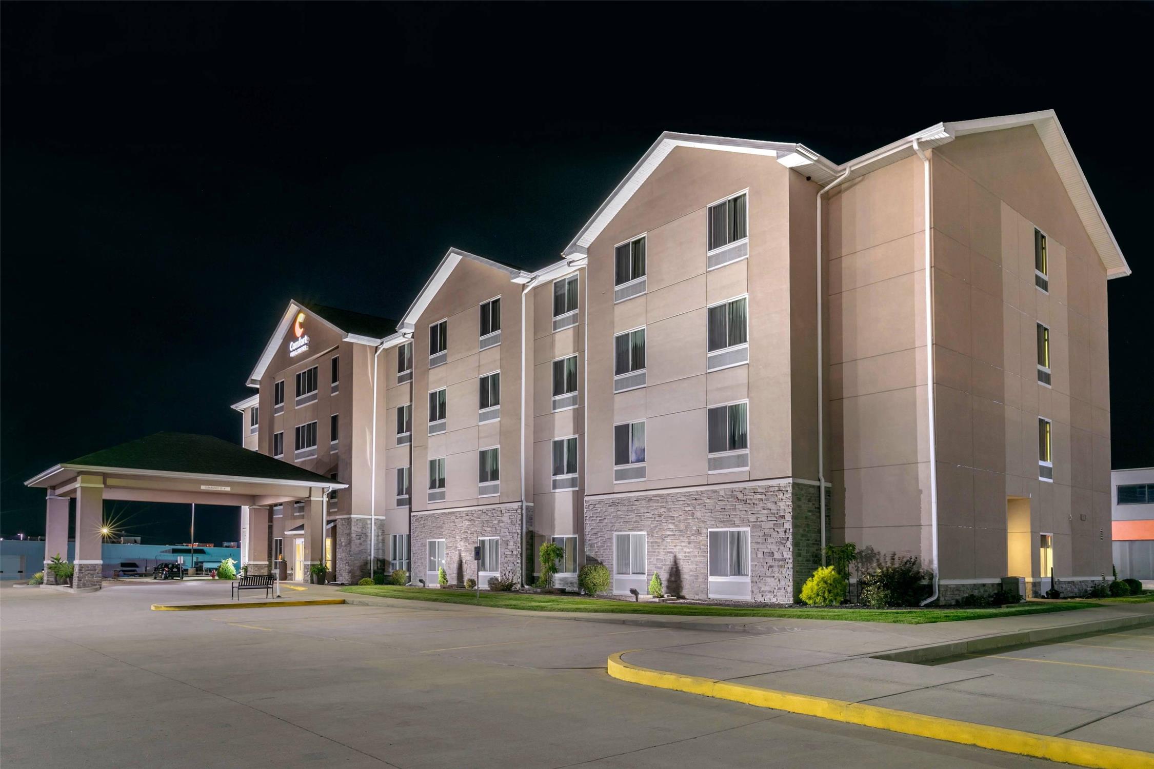 Comfort Inn & Suites Marion I-57 42/44