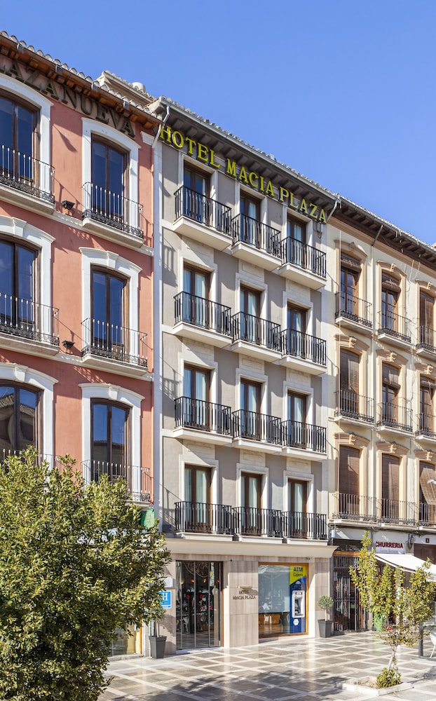 Macia Plaza in GRANADA