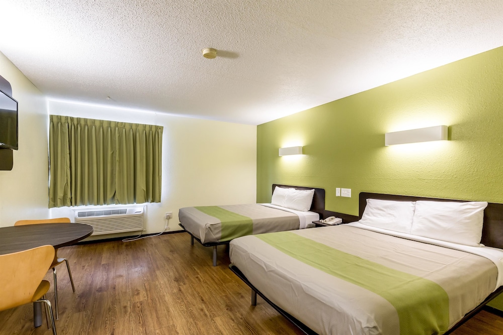Motel6 Troy, IL 17/46