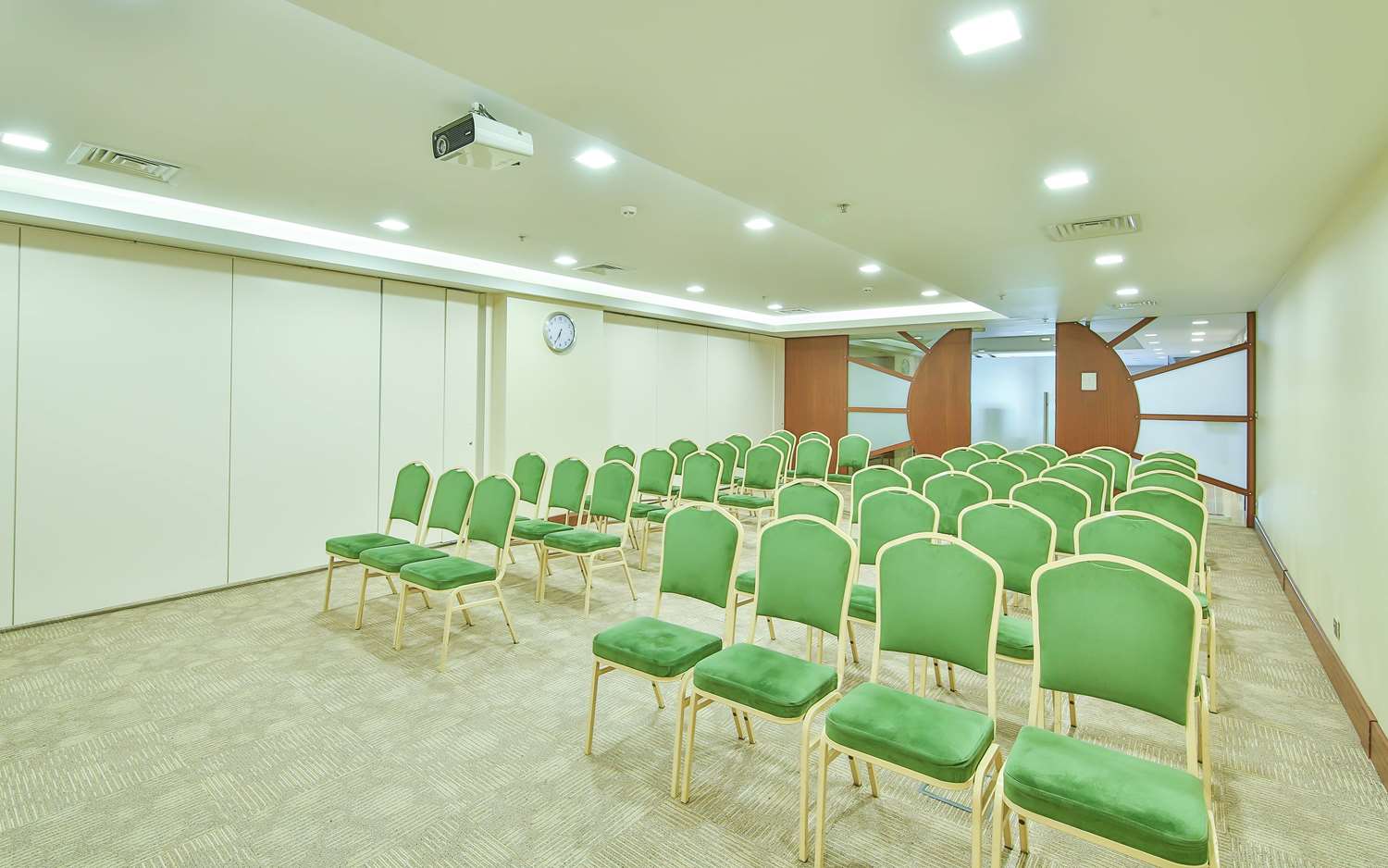 Ramada By Wyndham Istanbul Taksim 32/32