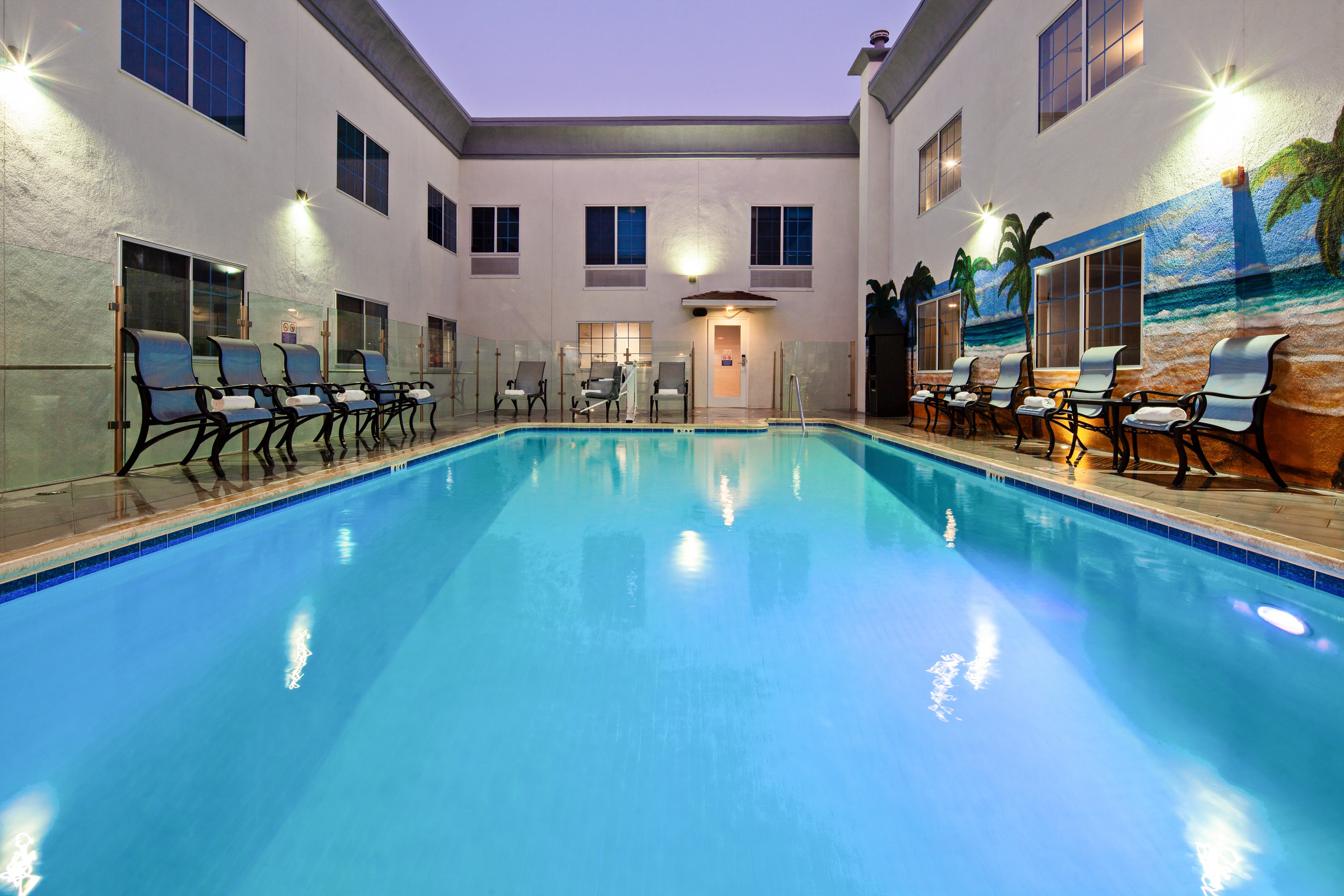 Holiday Inn Express Hollywood Walk of Fame An Ihg Hotel 5/65