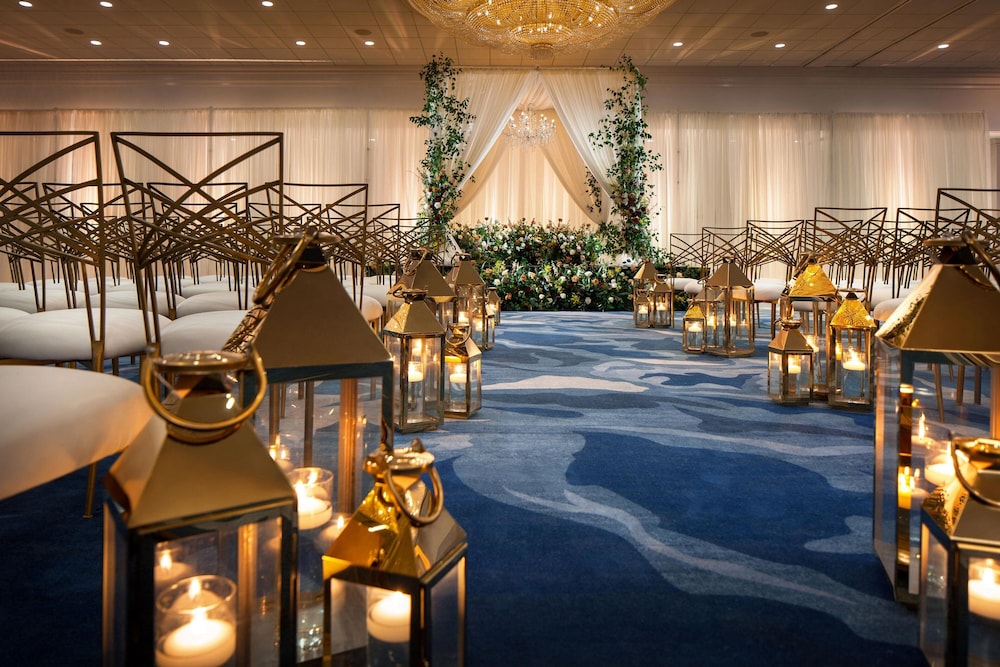 The Westin Oaks Houston at the Galleria 48/58