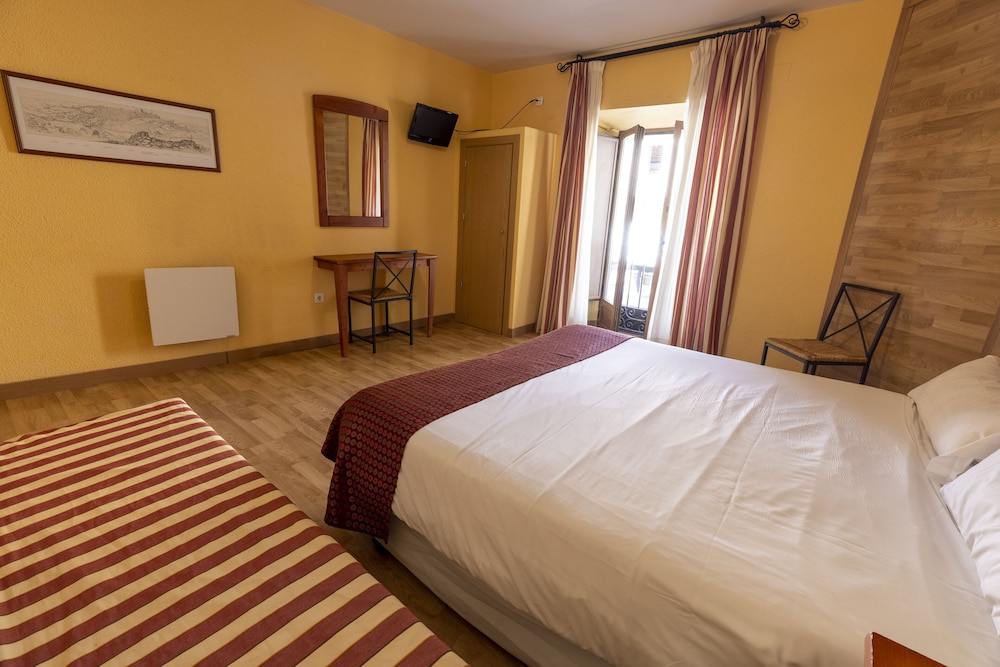 Hostal Restaurante Puerta del Alcázar 27/61