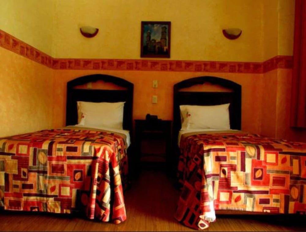 Hotel La Alhondiga 28/58