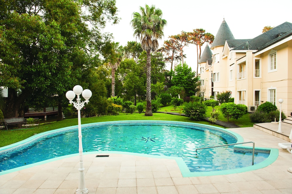 Parque Hotel Jean Clevers 48/78