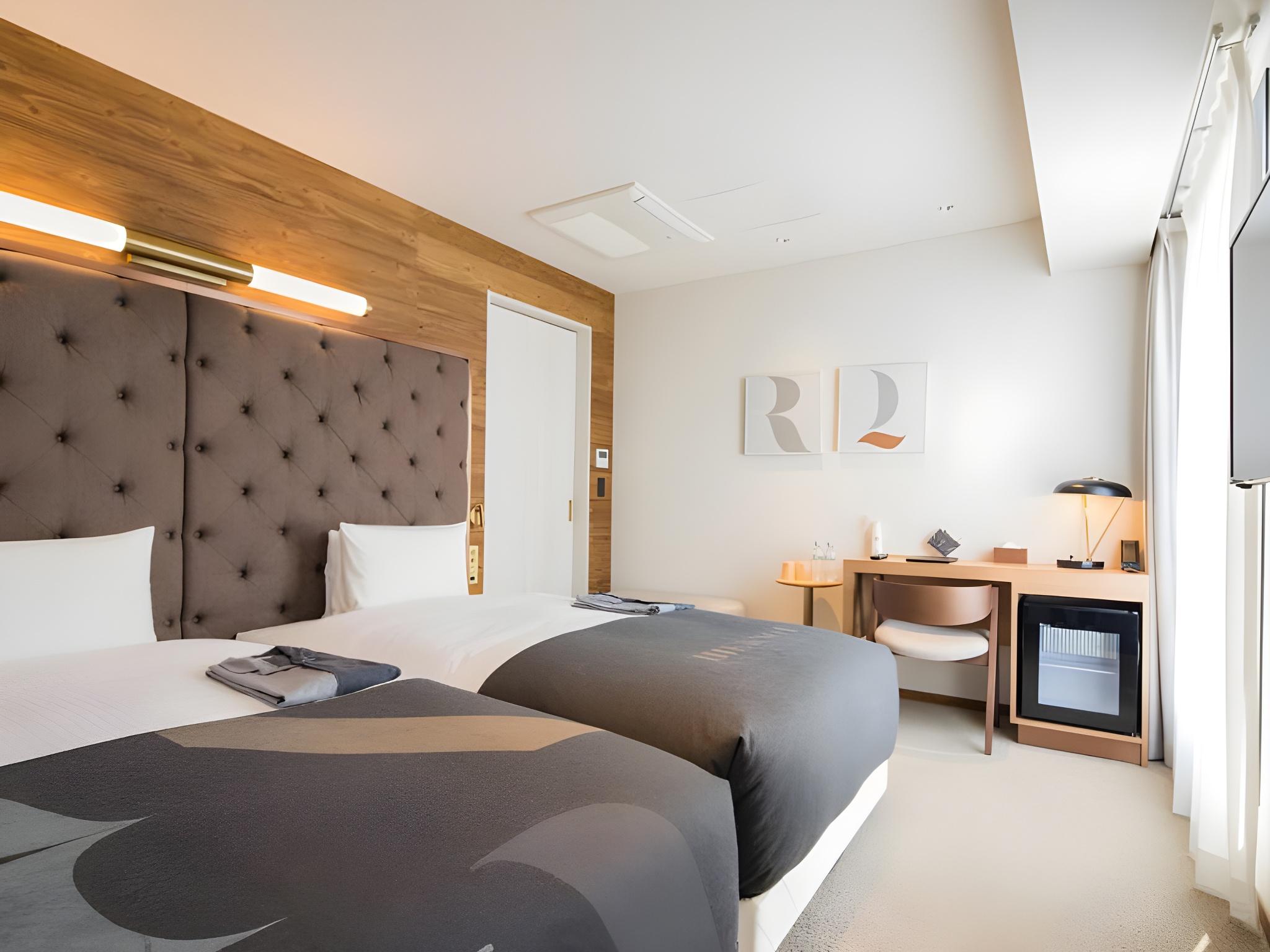 Moderate, Twin Beds