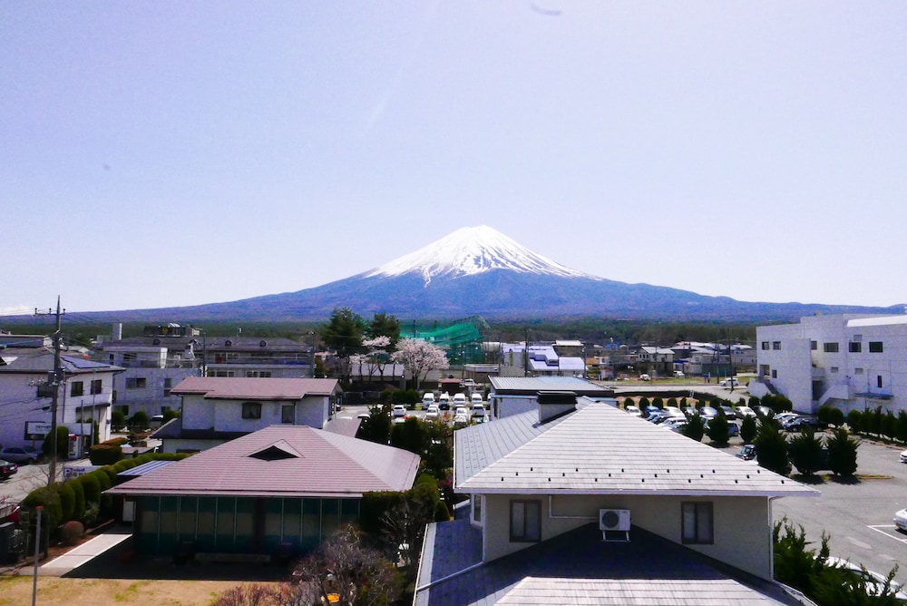 K S House Fuji View Hostel 56/62