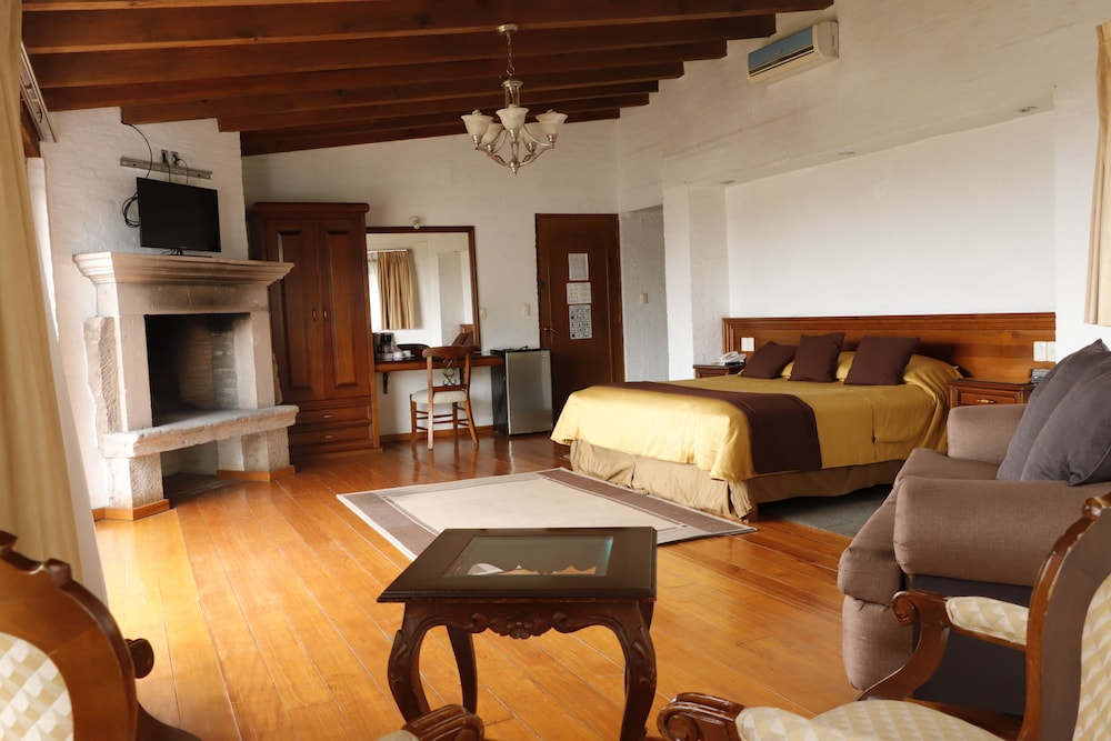 Casa de La Loma Hotel 38/67