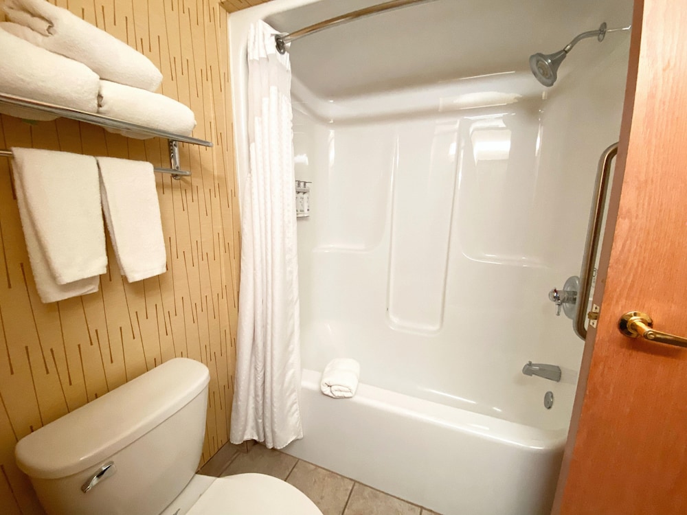 Holiday Inn Express Hotel Suites Plymouth 22/82
