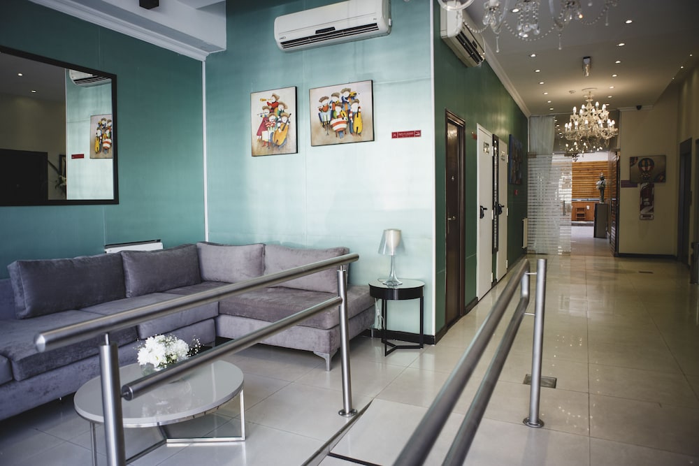KER URQUIZA HOTEL AND SUITES 41/57