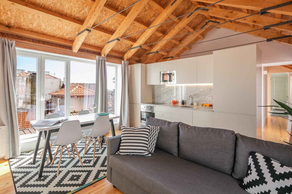 Indulge Porto Flats 25/50