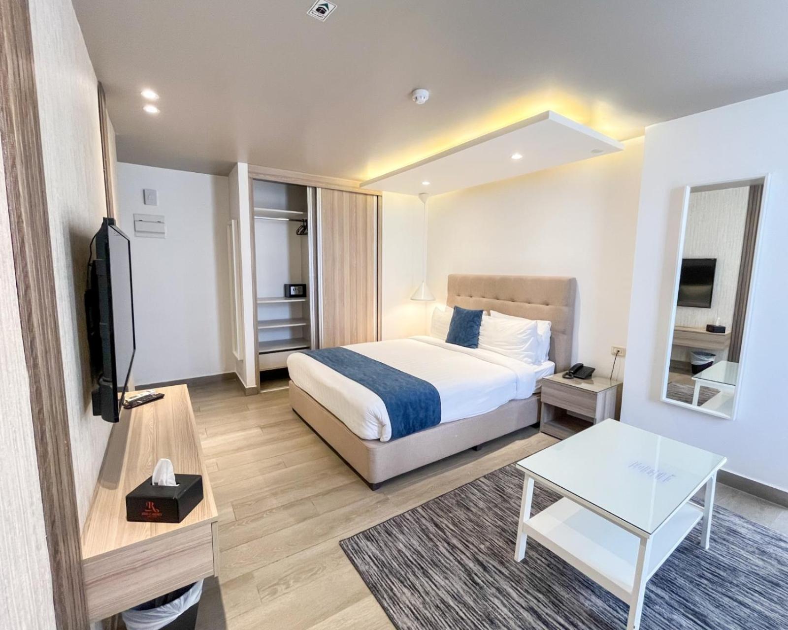 Red Carpet Suites 36/65