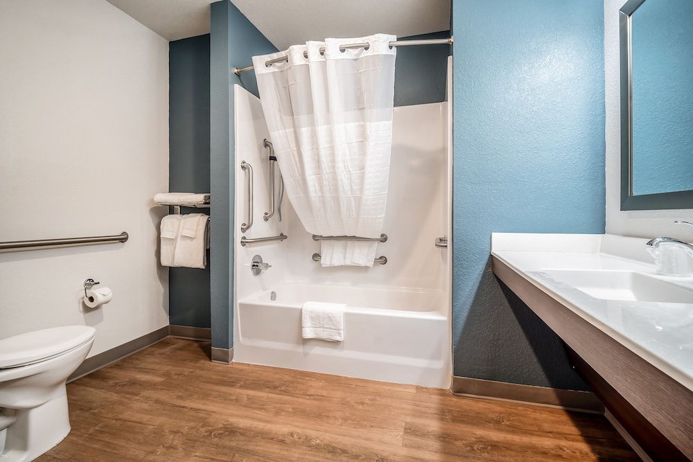 Woodspring Suites Miami Southwest 32/35