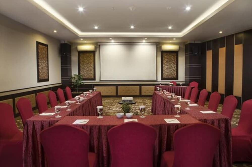 The Rich Jogja Hotel 74/81