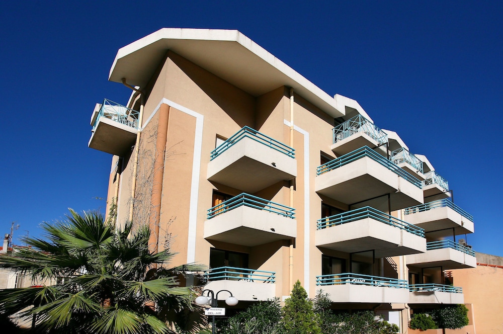 RESIDHOTEL LES CORALYNES in CANNES