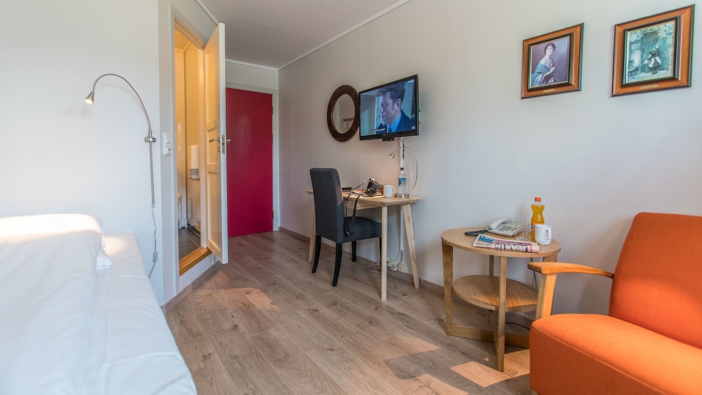 Almaas Hotell Stord AS 33/42