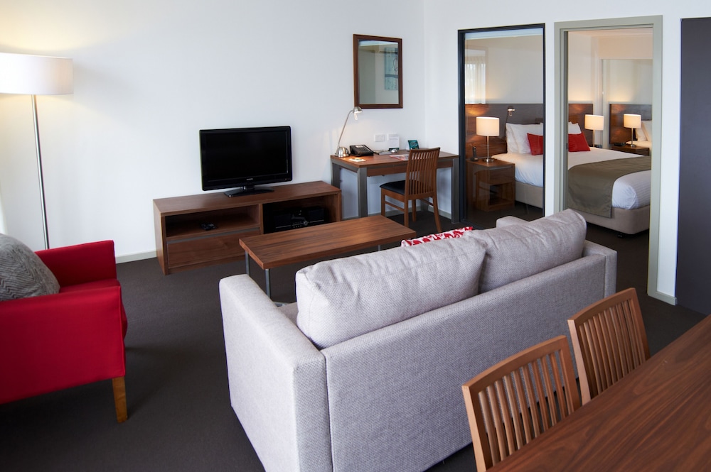Quest Werribee 25/44