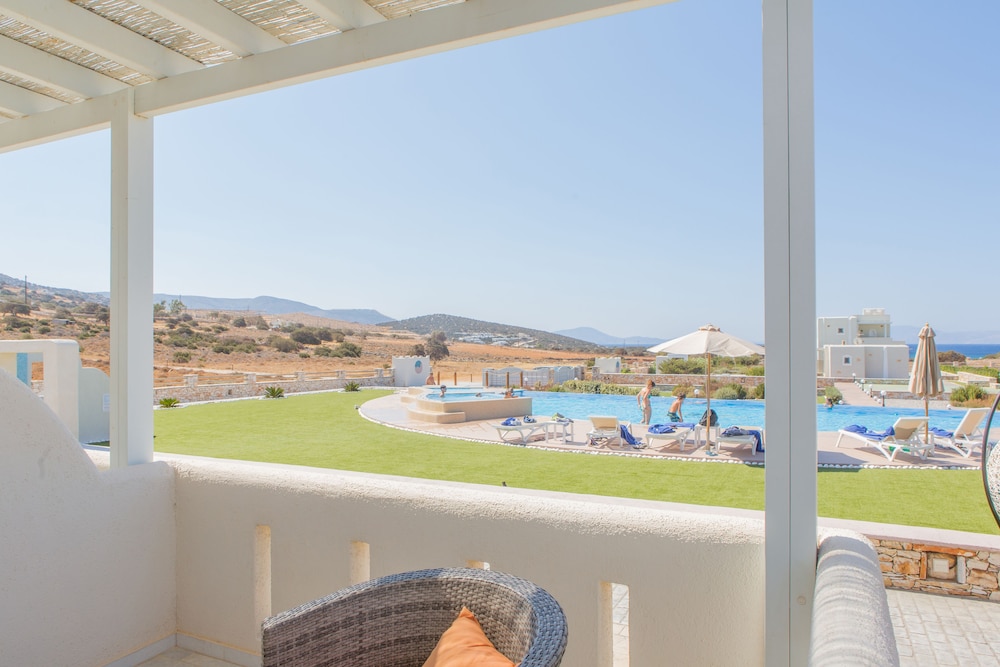 Sun and Moon Villas and Suites 59/72