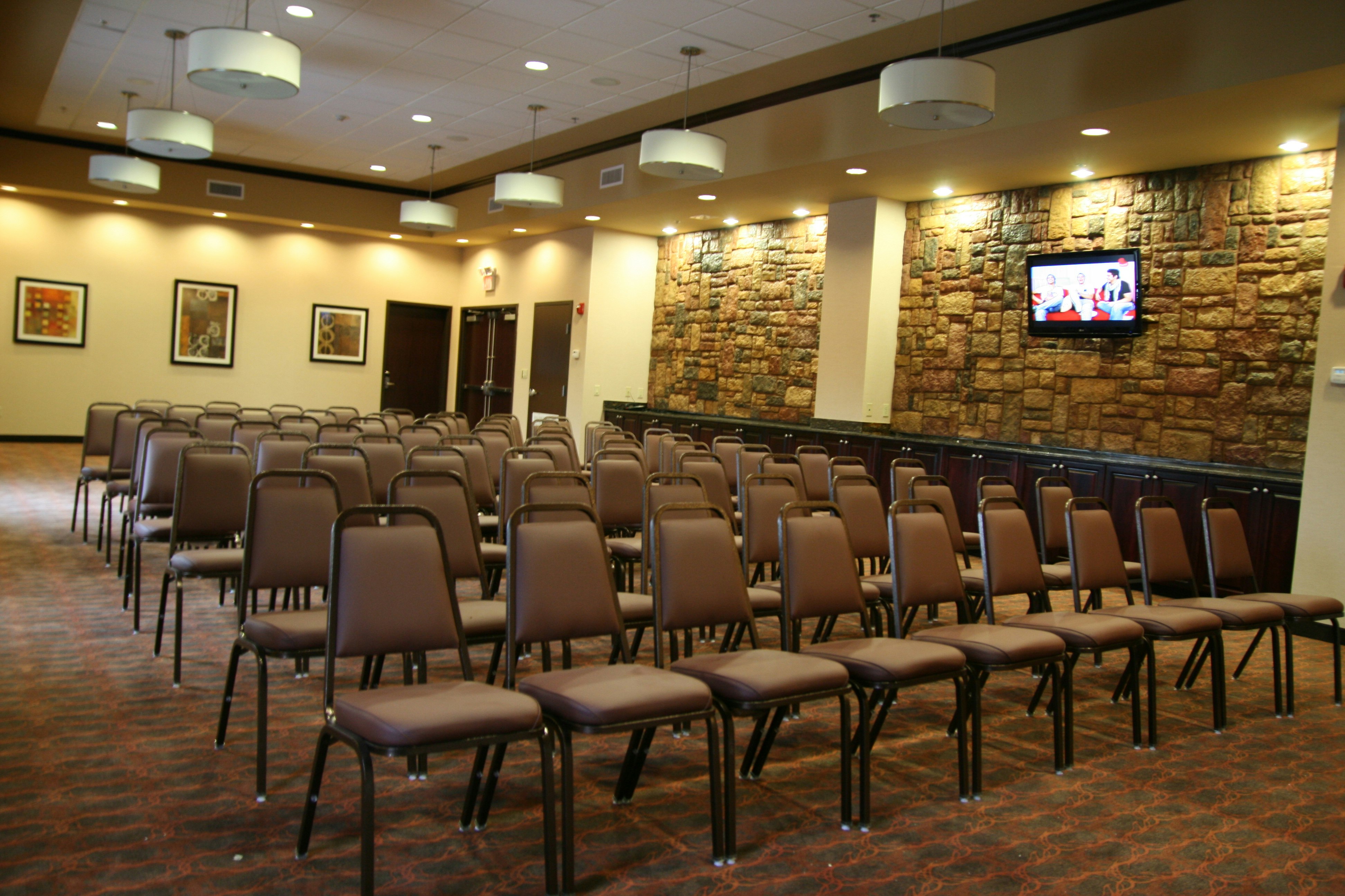 Hampton Inn & Suites Mission 48/54