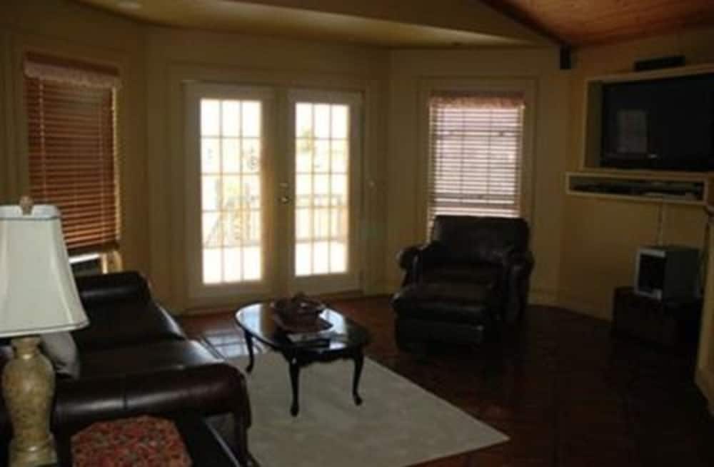 Davis Mountains Inn 20/40