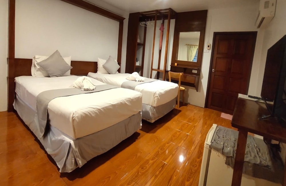 Lanta Nice Beach Resort 20/69