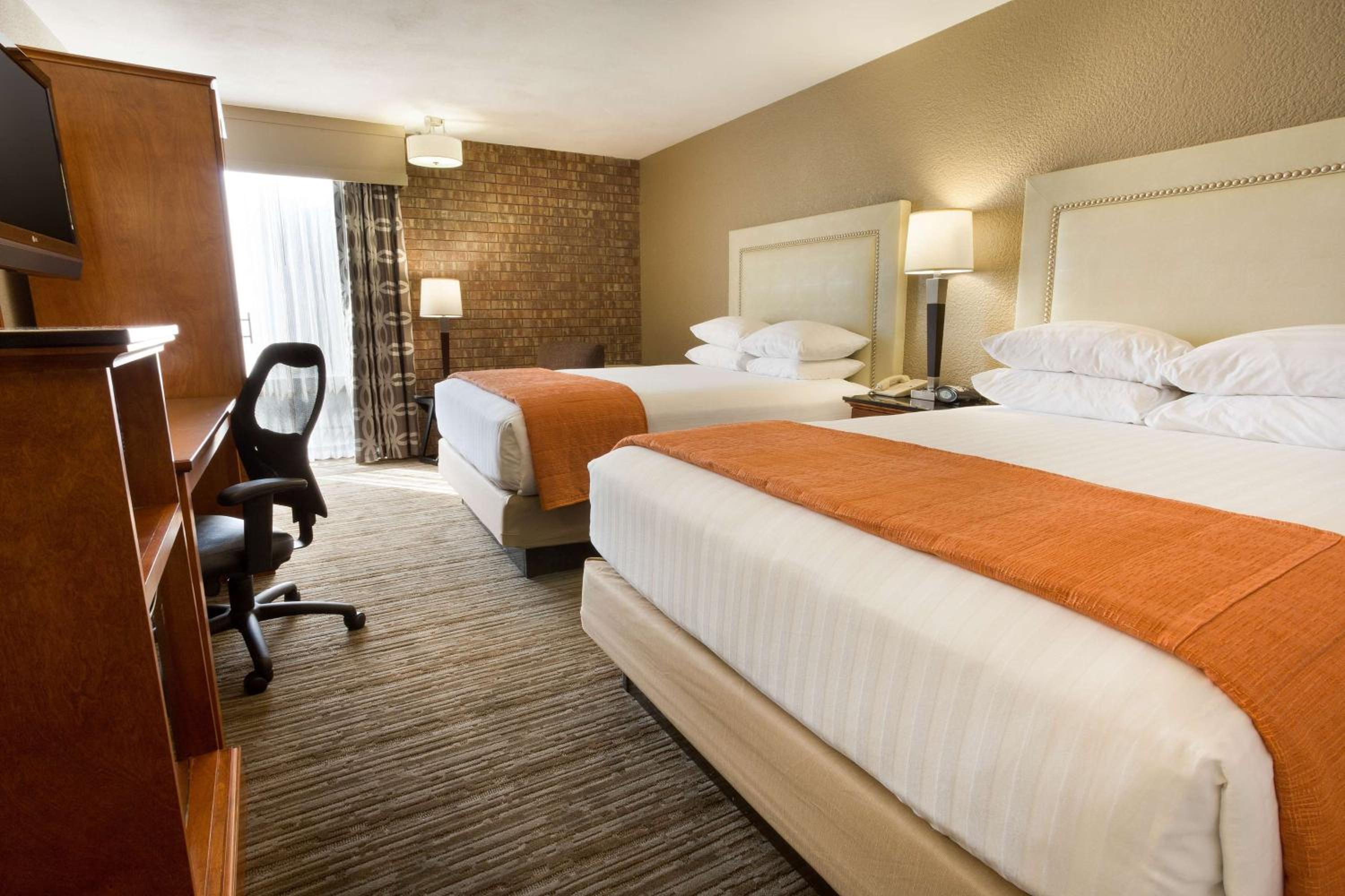 Superior, 2 Queen Beds