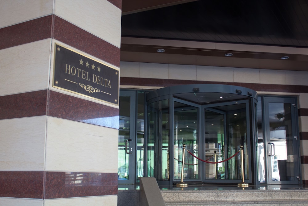Hotel Delta 4 4/44