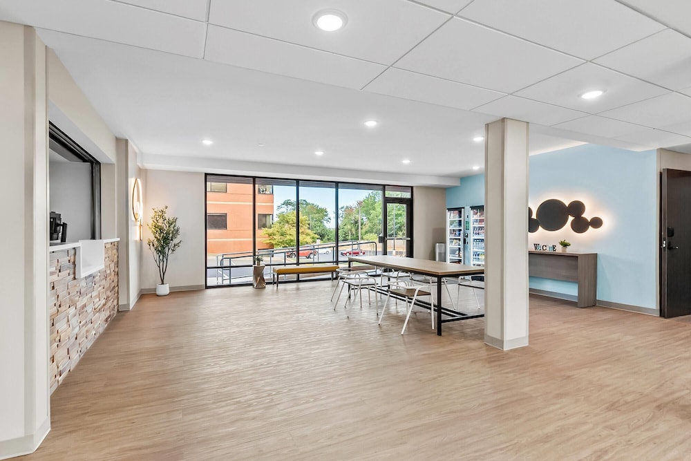 ECHO Suites Extended Stay by Wyndham Sterling 8/41