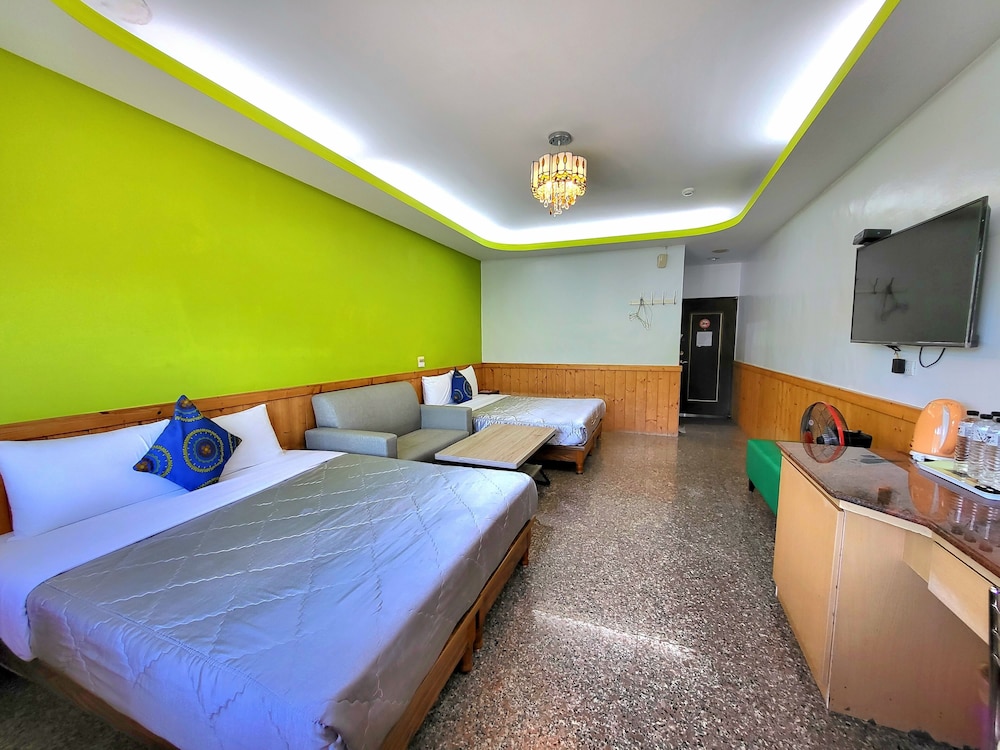 1 BEDROOM, FAMILY, QUADRUPLE, MOUNTAIN VIEW