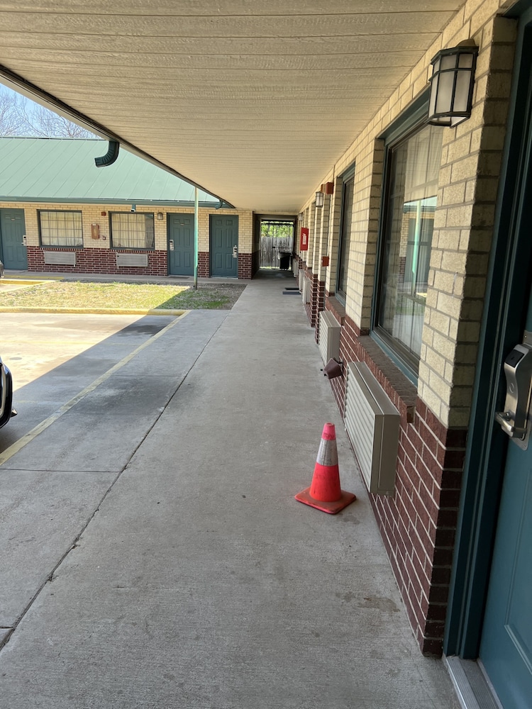 Country Inn Motel 32/45