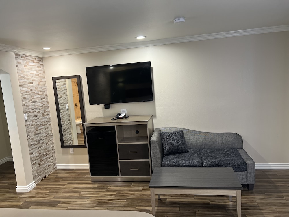 Walnut Inn & Suites 25/44