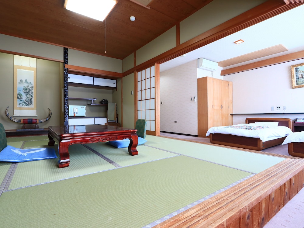 Toushijima Onsen Suzunami 8/53