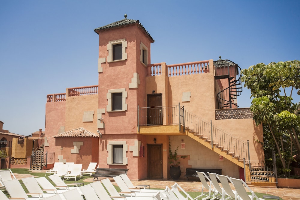 Villa Mandi Golf Resort in Arona